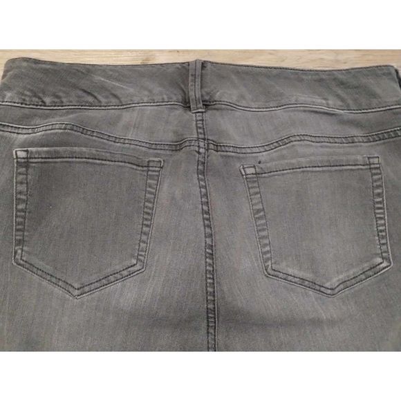 Torrid Denim Jegging Women's Size 16R Gray Multi Zipper 3 Button Closure - Picture 4 of 7